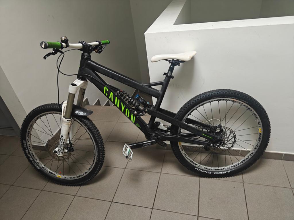 Downhil mtb 26 inch canyon, Fietsen en Brommers, Ophalen