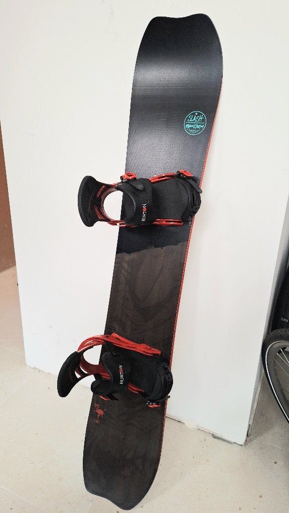 Snowboard Slash Brainstorm 154 cm + bindingen, Sport en Fitness, Ophalen, Zo goed als nieuw, Board