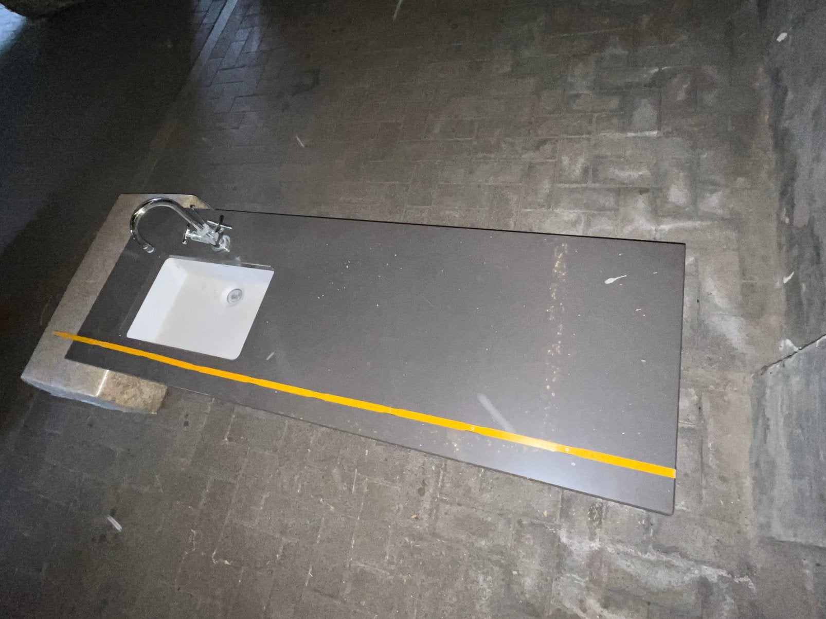 Lavabo in composiet, Ophalen, Zo goed als nieuw