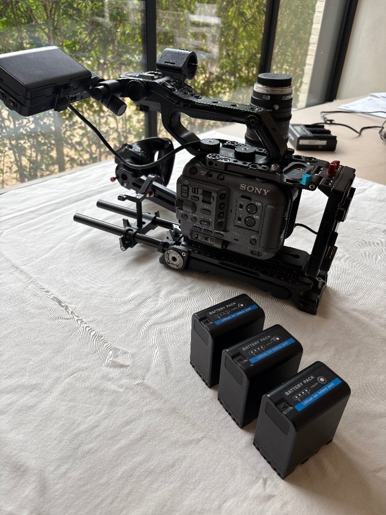 SONY FX6 + Accesoires, TV, Hi-fi & Vidéo, Caméscopes numériques, Carte mémoire, Caméra, Comme neuf, Enlèvement