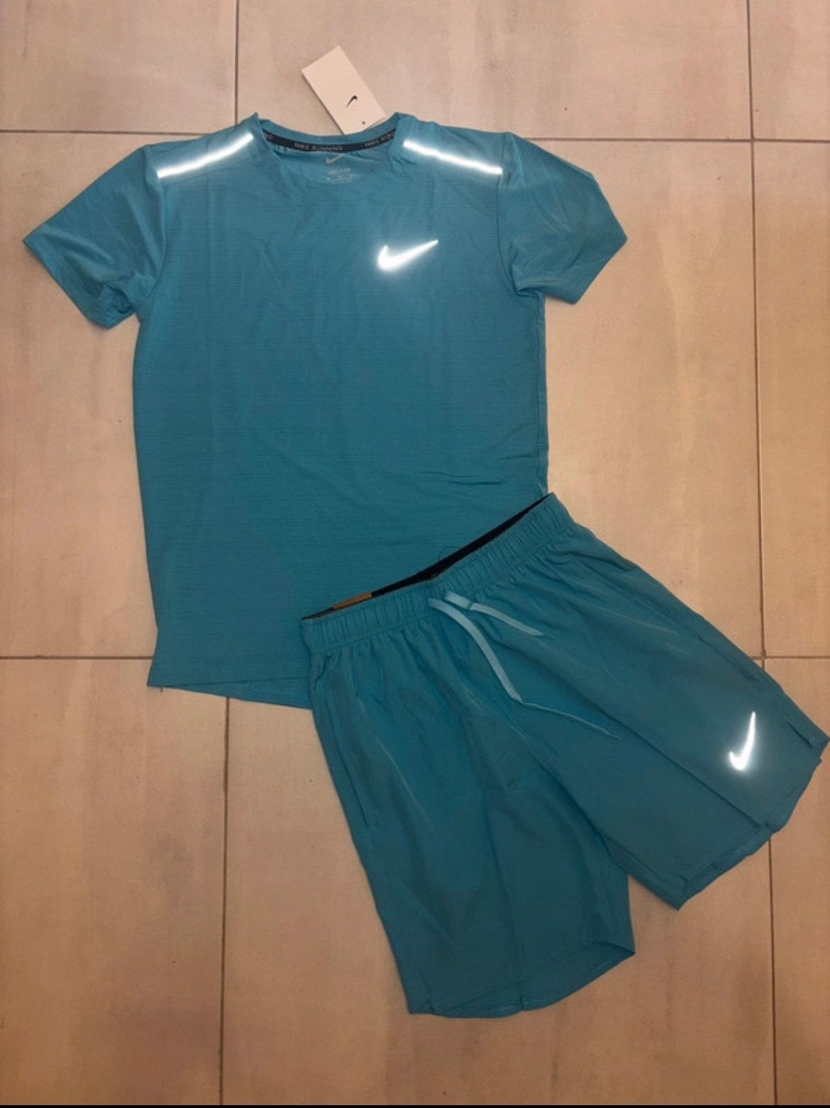 Ensemble nike miller bleu, Enlèvement ou Envoi, Neuf, Taille 48/50 (M)