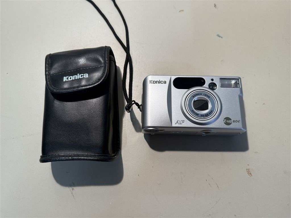 Konica Z Up 60e 35mm camera goed werkend, TV, Hi-fi & Vidéo, Appareils photo analogiques, Enlèvement ou Envoi, Comme neuf, Konica
