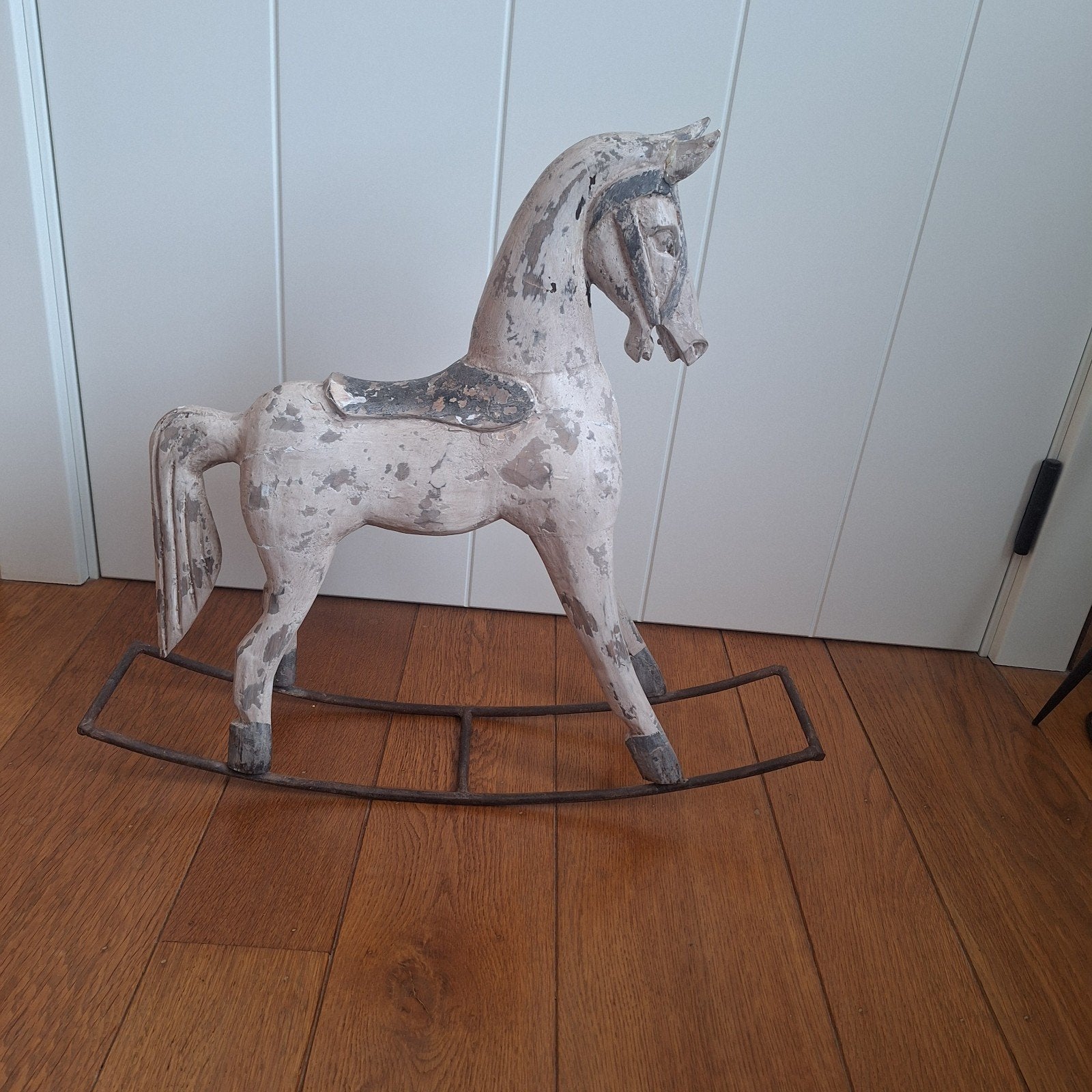 houten schommelpaard (decoratief), Ophalen