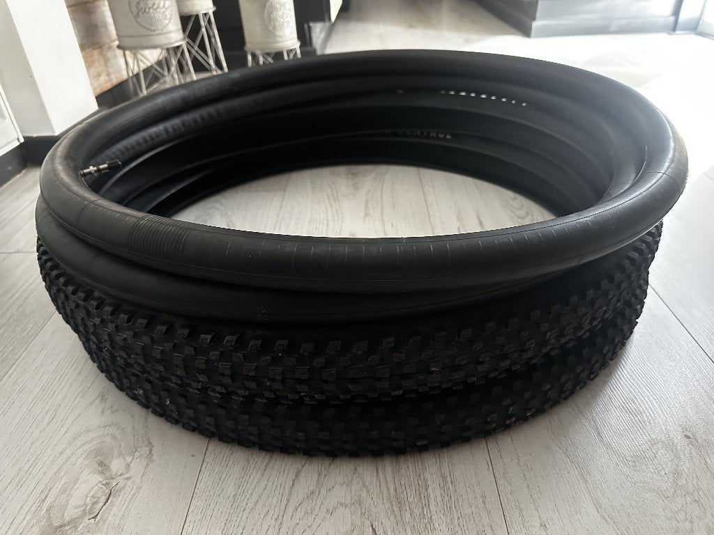 Nieuwe buiten- en binnenbanden specialized MTB 60-622, Ophalen, Nieuw, Overige merken