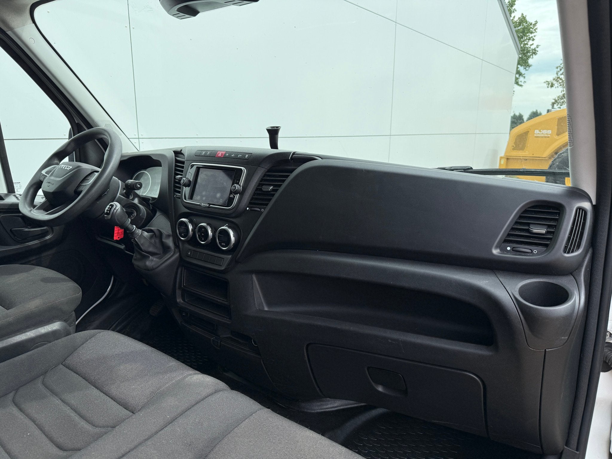 Iveco Daily 35C16 3.0 160PK Bakwagen Laadklep Zijdeur Camera, Auto's, Achterwielaandrijving, Gebruikt, Euro 6, 4 cilinders