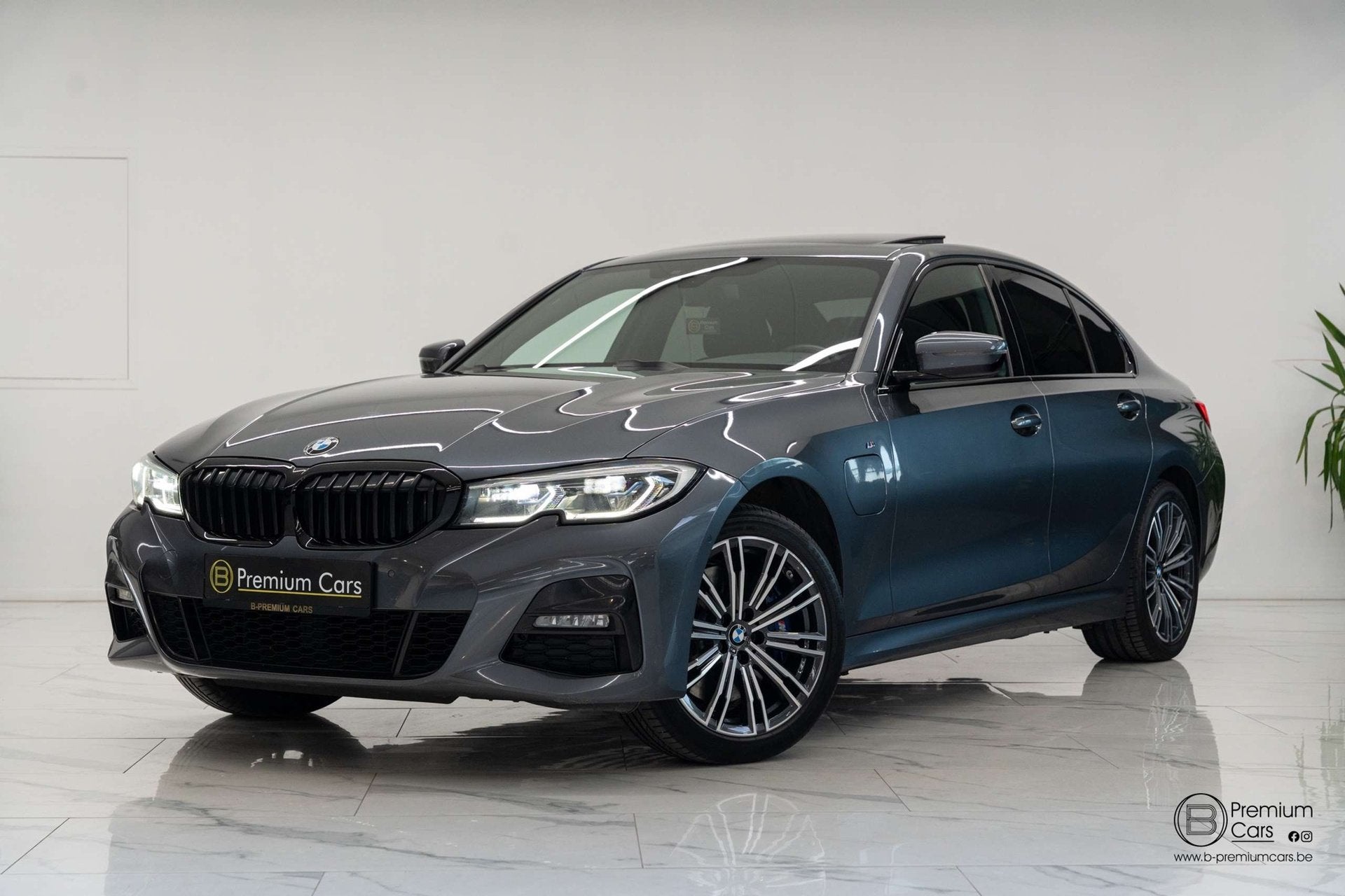 BMW 330 E hybrid M-Pakket! Laser, Pano, Hifi, Full options!, Auto's, BMW, Automaat, 4 cilinders, Bedrijf, Hybride Elektrisch/Benzine