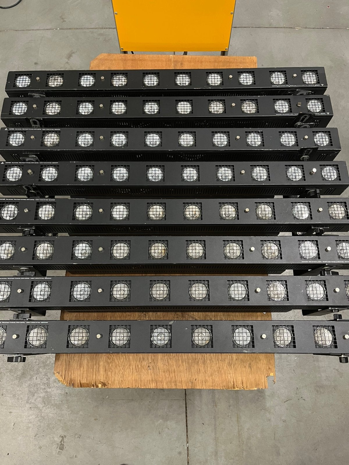 Showtec Sunstrip Active stage blinder, Muziek en Instrumenten, Ophalen, Gebruikt, Licht, Geluidgestuurd