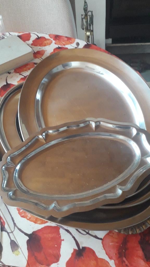 Plats en inox, Ophalen