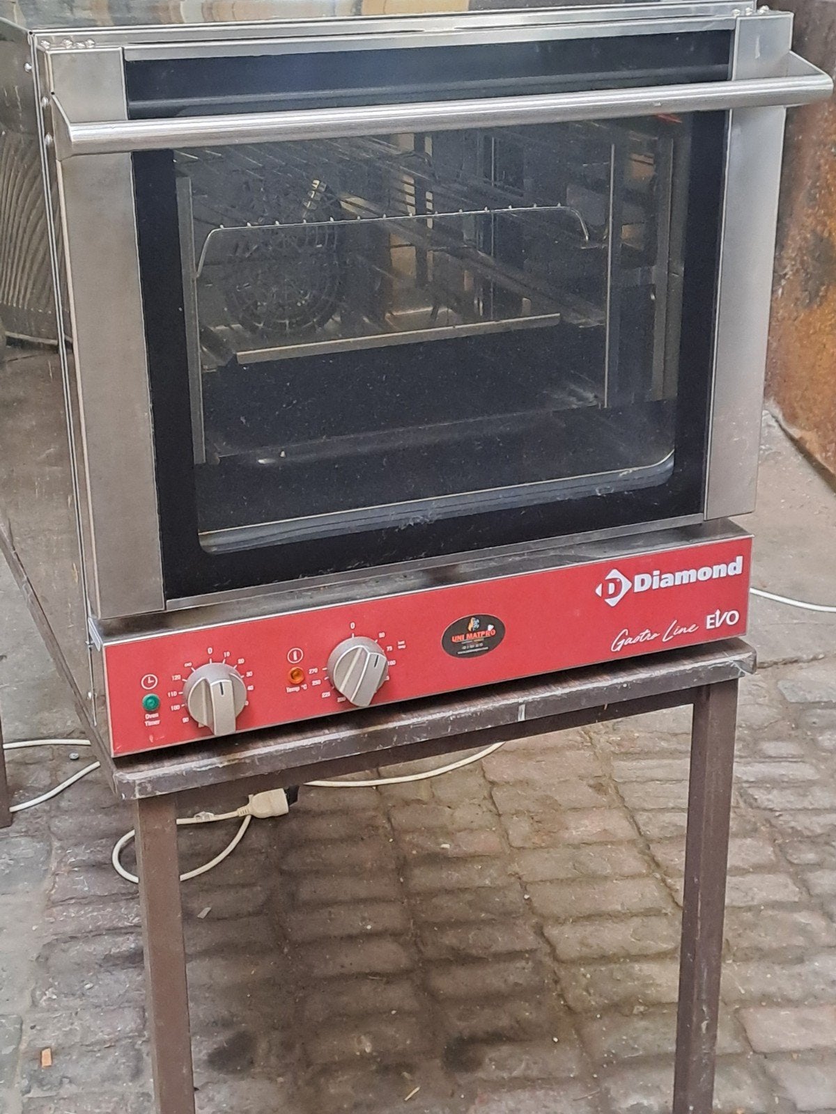 FOUR DIAMOND 220V PROFESIONEL ( L60x60x55)etat neuf 245€disc, Enlèvement ou Envoi, Boulangerie et Pâtisserie
