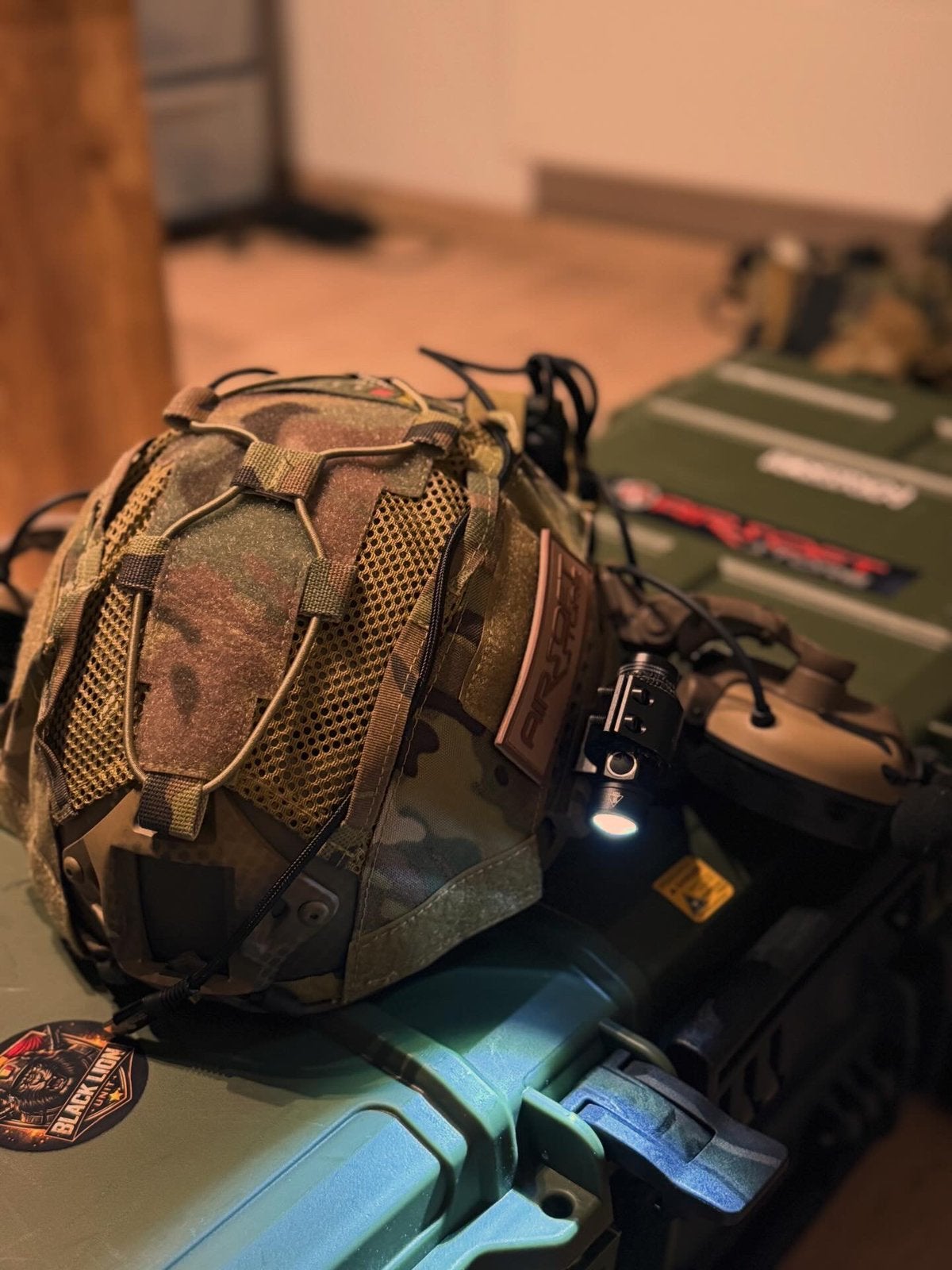 Airsoft helm, Ophalen, Nieuw