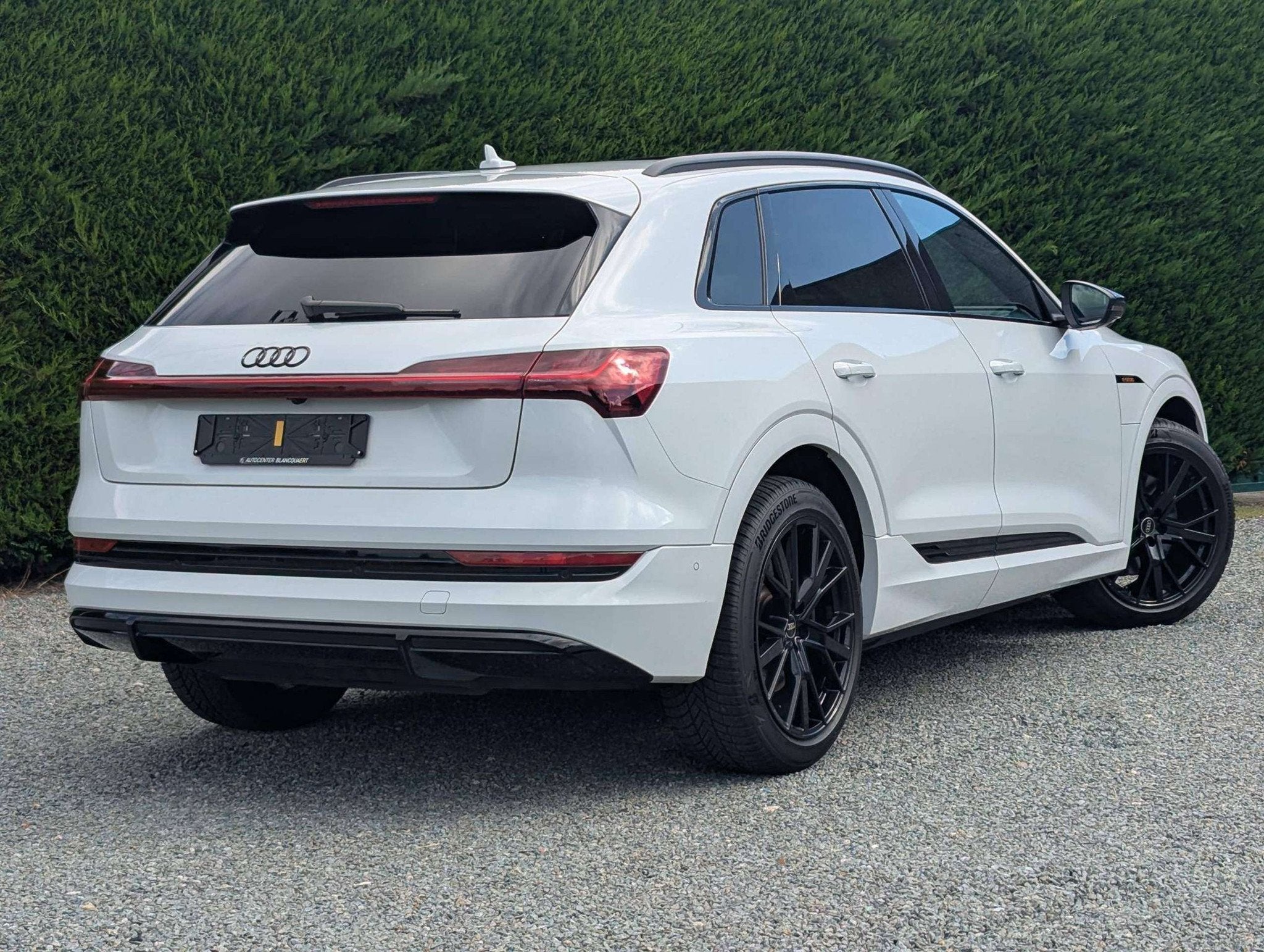 Audi Q8 e-tron (Q8) e-Tron - 2x s-line - opendak - lederen s, Auto's, Audi, Automaat, Gebruikt, Zwart, 408 pk