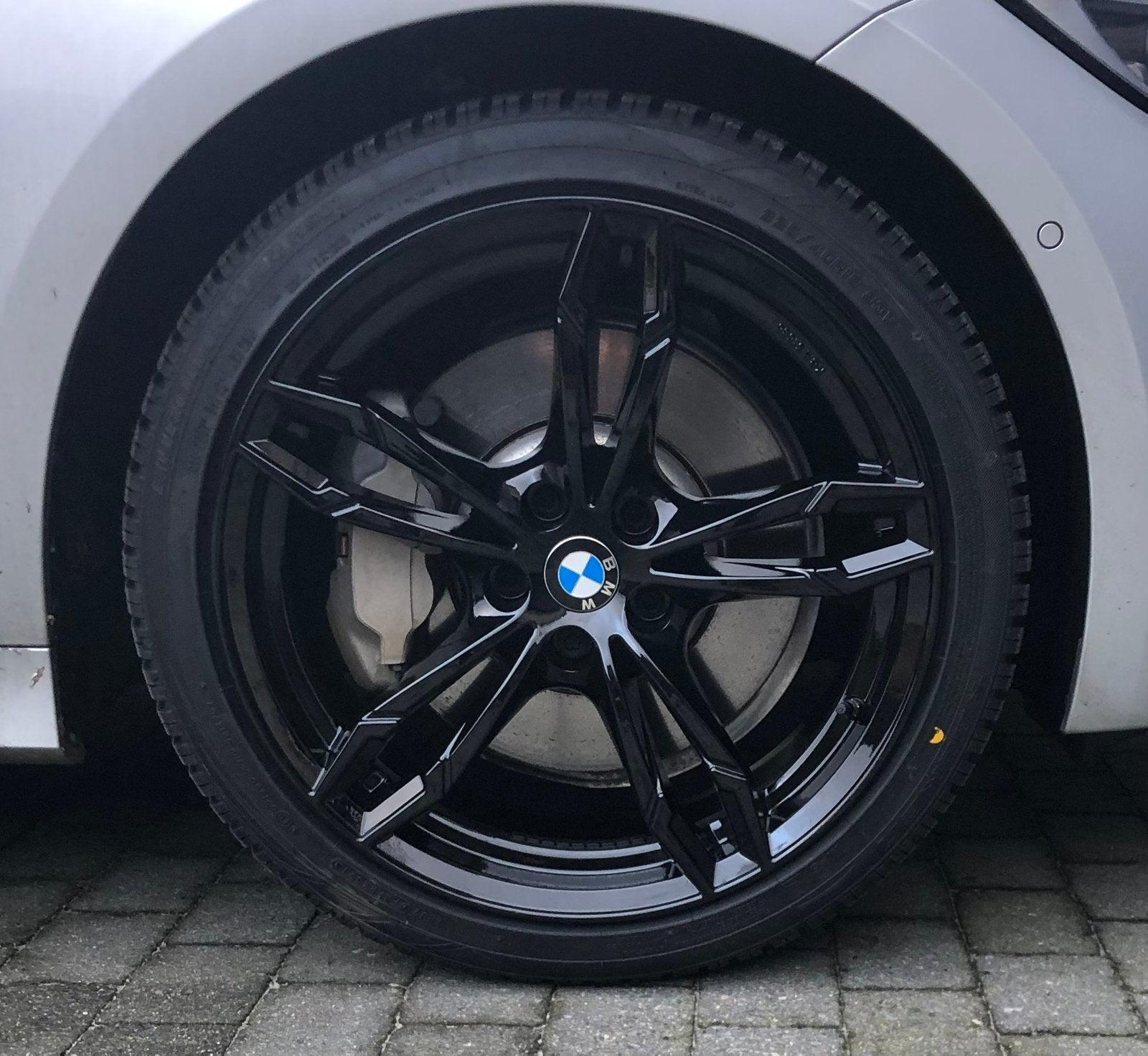 4 Winterbanden 225/40 R19 93V + velg GMP DEA Black + sensor., Pneus et Jantes, Pneus hiver, Véhicule de tourisme, Utilisé