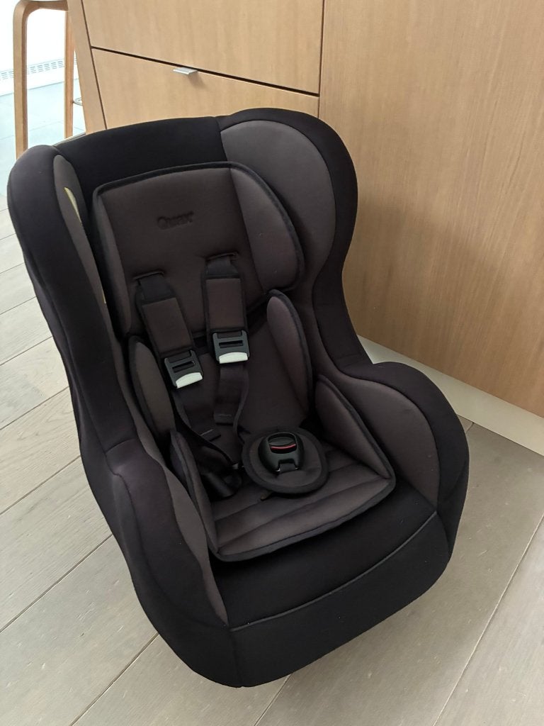 Quax Autostoel Cosmo - Zwart - Groep 0/1 (0-18kg), Kinderen en Baby's, Autostoeltjes, Afneembare rugleuning, 0 t/m 18 kg, Ophalen