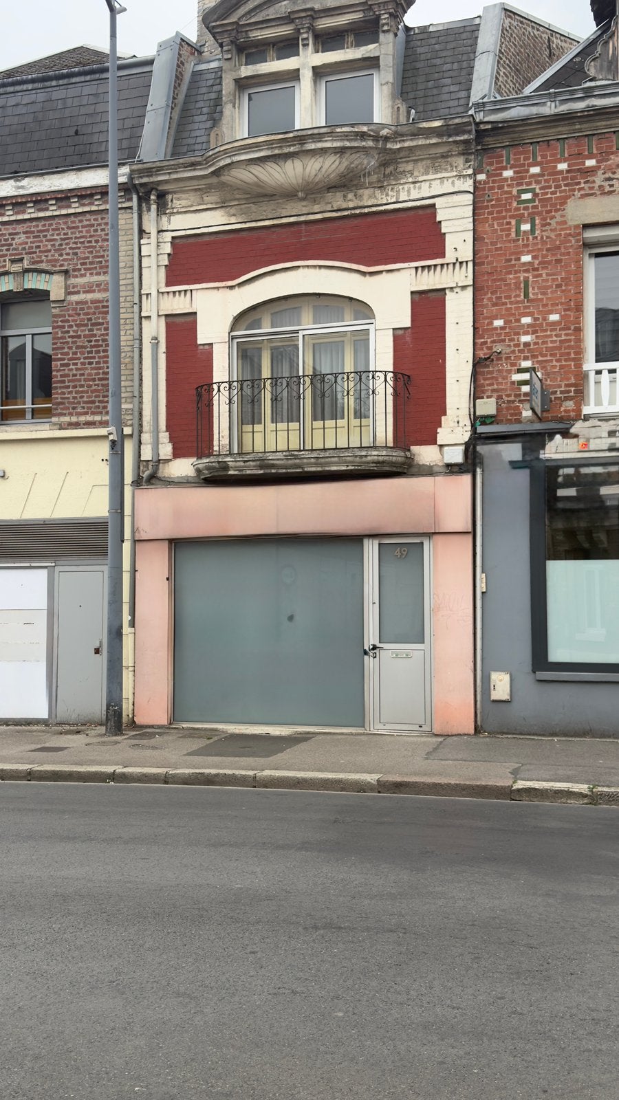 IMMEUBLE – LOCAL COMMERCIAL +HABITATION–SAINT-QUENTIN FRANCE, Immo, Étranger, Autres types, France, Ville