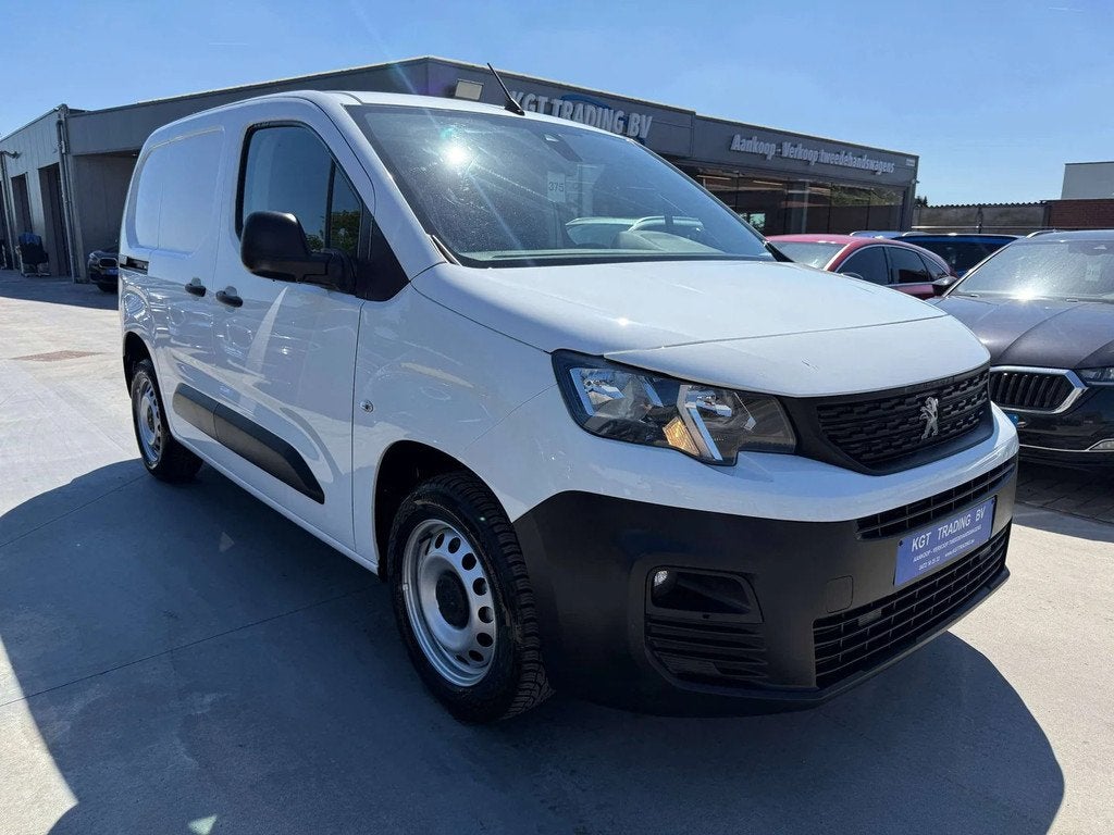 Peugeot Partner 1.5 BLUEHDI 130PK AUTOMAAT 3 ZIT BLUETOOTH P, Auto's, Automaat, Stof, Gebruikt, 4 cilinders