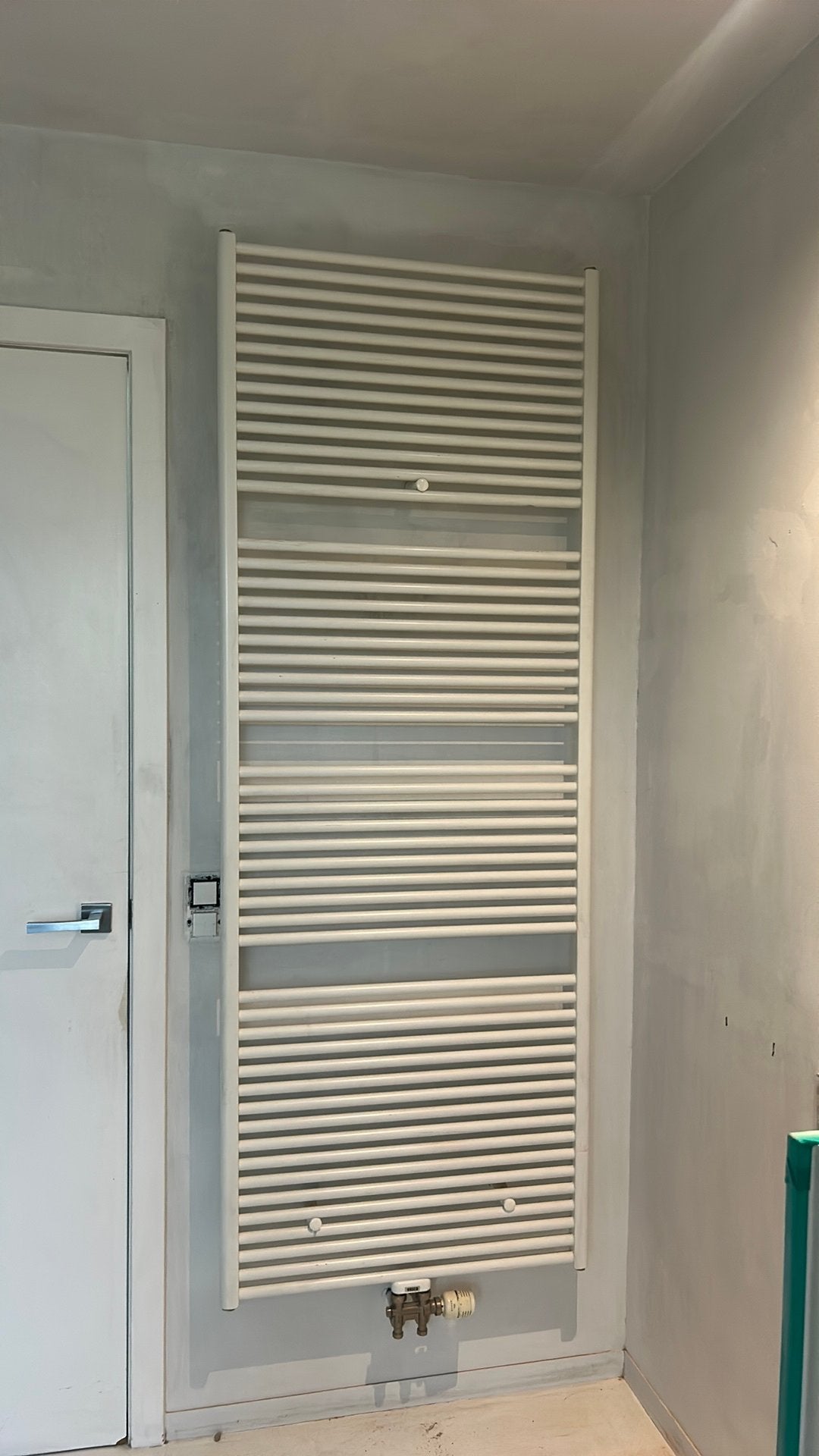 Wandradiator/handdoekendroger, Doe-het-zelf en Bouw, Verwarming en Radiatoren, Ophalen, Zo goed als nieuw