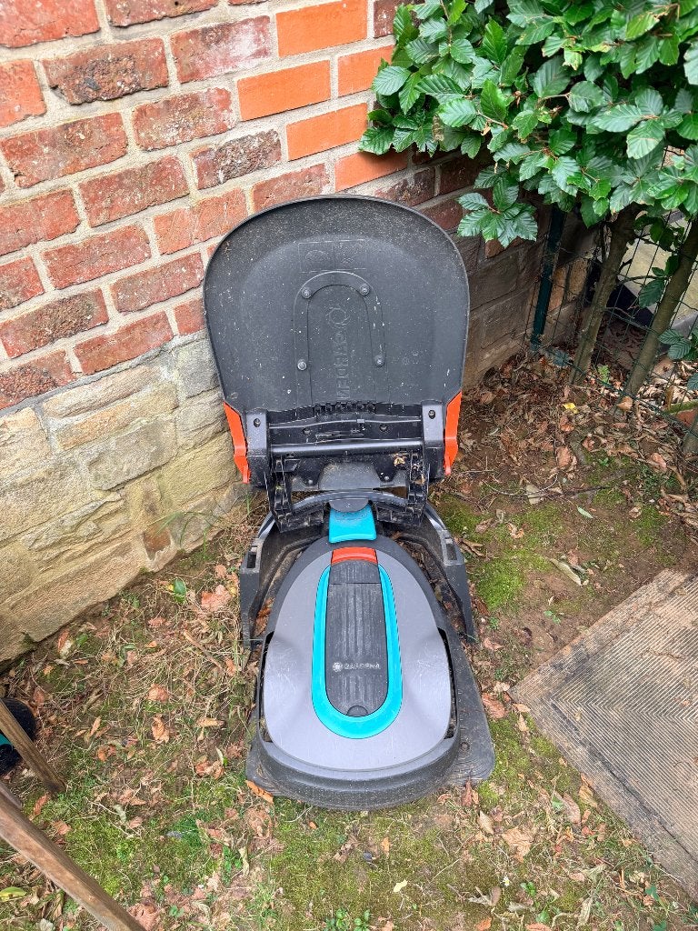 Gardena city sileno, Jardin & Terrasse, Tondeuses robotisées, Utilisé, Moins de 20 cm, Avec capteur de pluie, Contrôlable via l'application