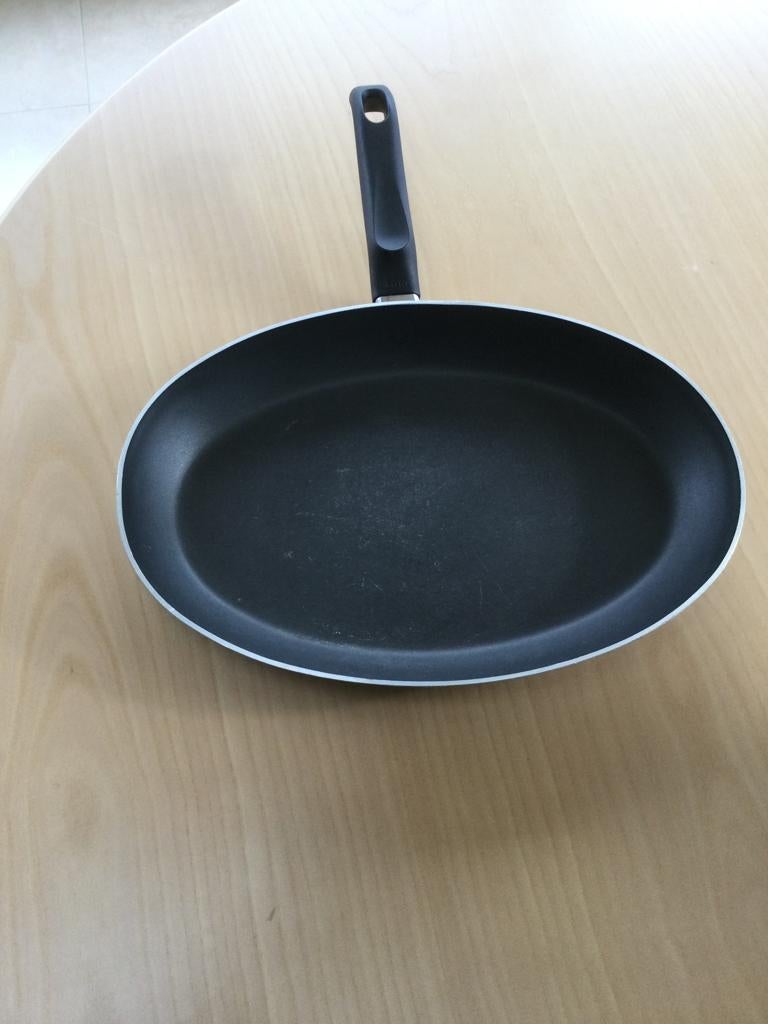 Poêle ovale, Huis en Inrichting, Keuken | Potten en Pannen, Ophalen, Overige materialen, Gebruikt, Keramische plaat