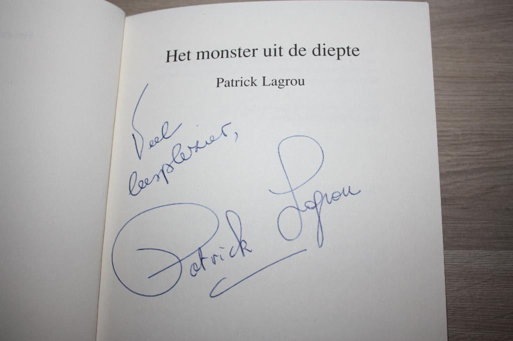 Gesigneerd boek , Het monster uit de diepte , Patrick Lagrou, Enlèvement ou Envoi, Fiction, Patrick Lagrou, Comme neuf