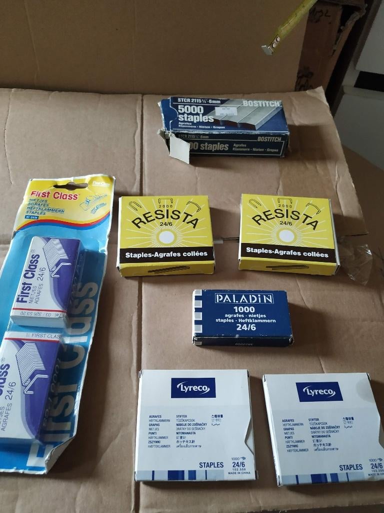 nieuwe doosjes nietjes uit te kiezen, Ophalen of Verzenden, Nieuw