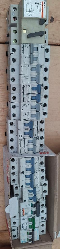 Hoofdschakelaar en zekeringen, Doe-het-zelf en Bouw, Elektriciteit en Kabels, Ophalen