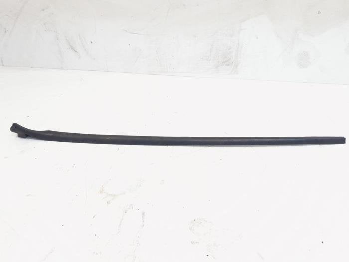 Cadre pare-brise d'un Volkswagen Golf, Volkswagen, -, 3 mois de garantie, Utilisé