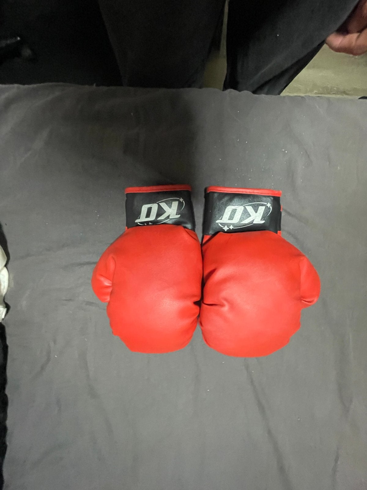 rode K.O. bokshandschoenen small, Sport en Fitness, Ophalen, Zo goed als nieuw, Bokshandschoenen