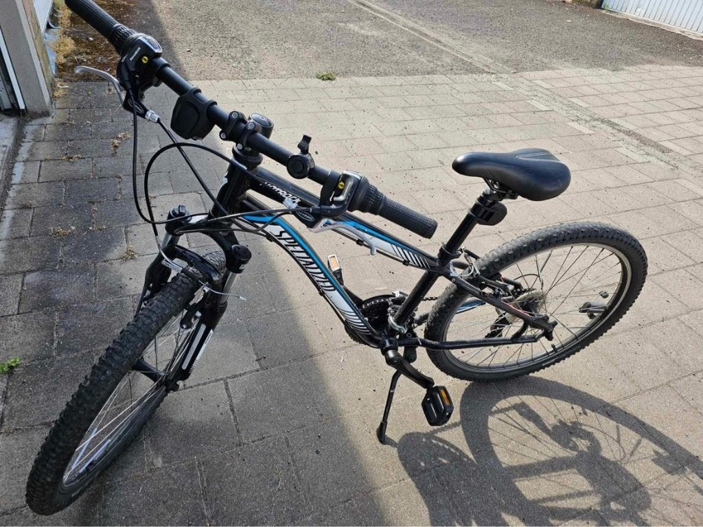 Specialized Hotrock 24" Mountainbike – Frame 44 cm, Fietsen en Brommers, Ophalen, 24 inch, Velgrem, Versnellingen