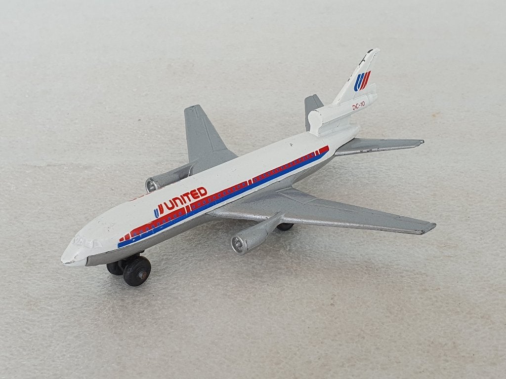 Matchbox: SB 13 United DC10 (2), Ophalen of Verzenden, Gebruikt, Vliegtuig