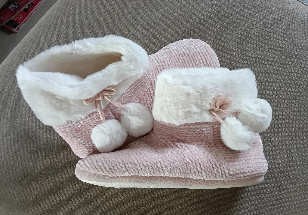 Zachte winterpantoffels. Nieuw., Ophalen, Nieuw, Roze, Pantoffels of Sloffen