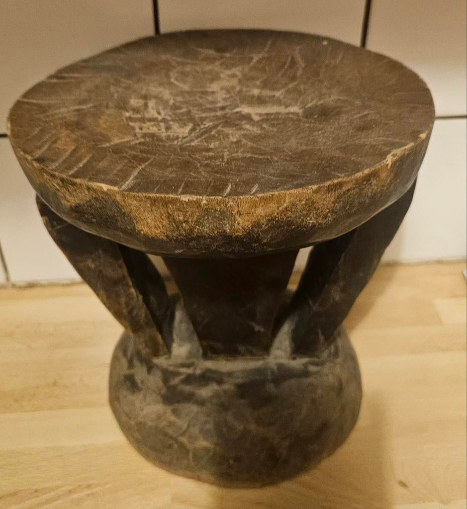 Afrikaans dogon kruk, Ophalen