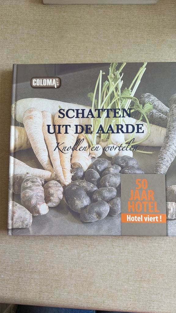 Schatten uit de aarde - knollen en wortelen coloma+, Ophalen, Zo goed als nieuw, Hoofdgerechten