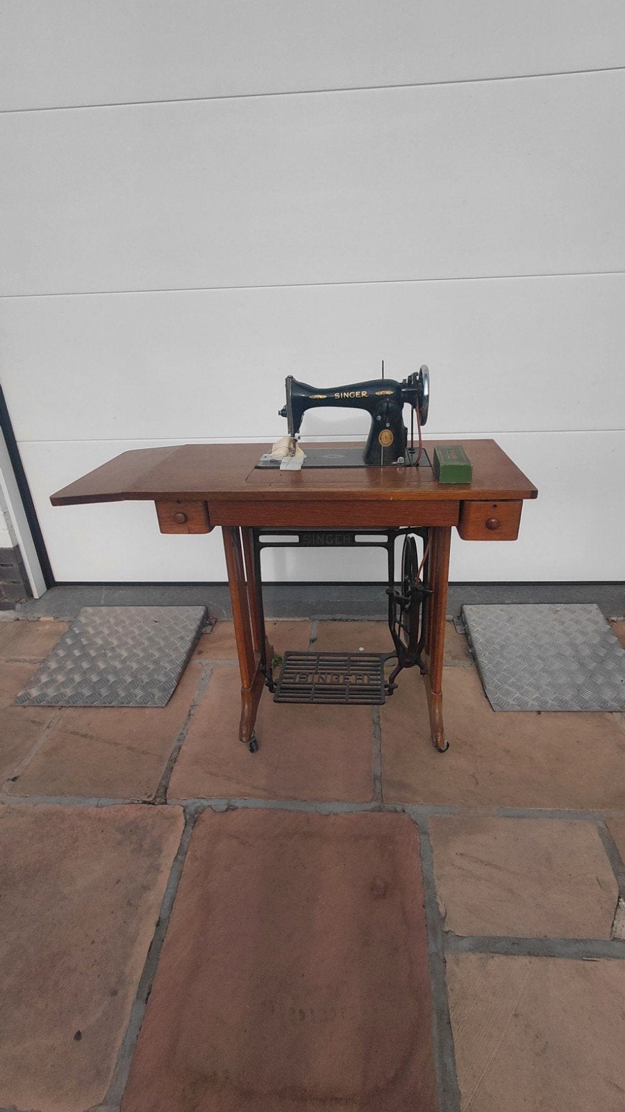 stikmachine tafel, Enlèvement