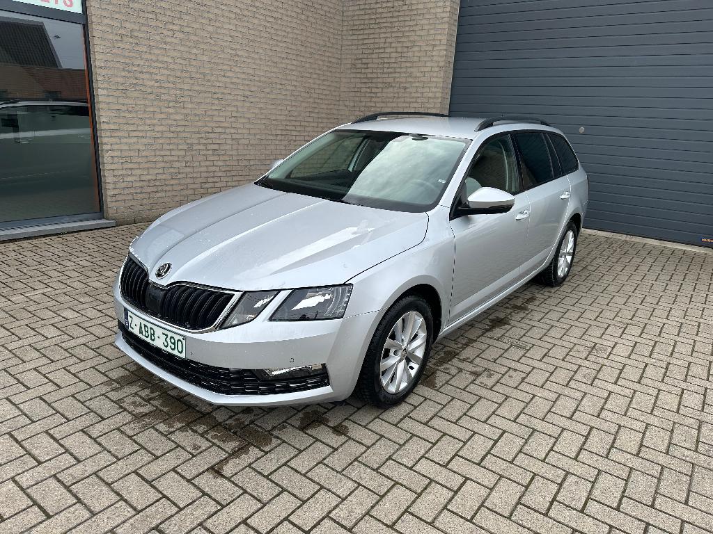 Skoda Octavia Break Benzine, Stof, 5 deurs, Particulier, 3 cilinders