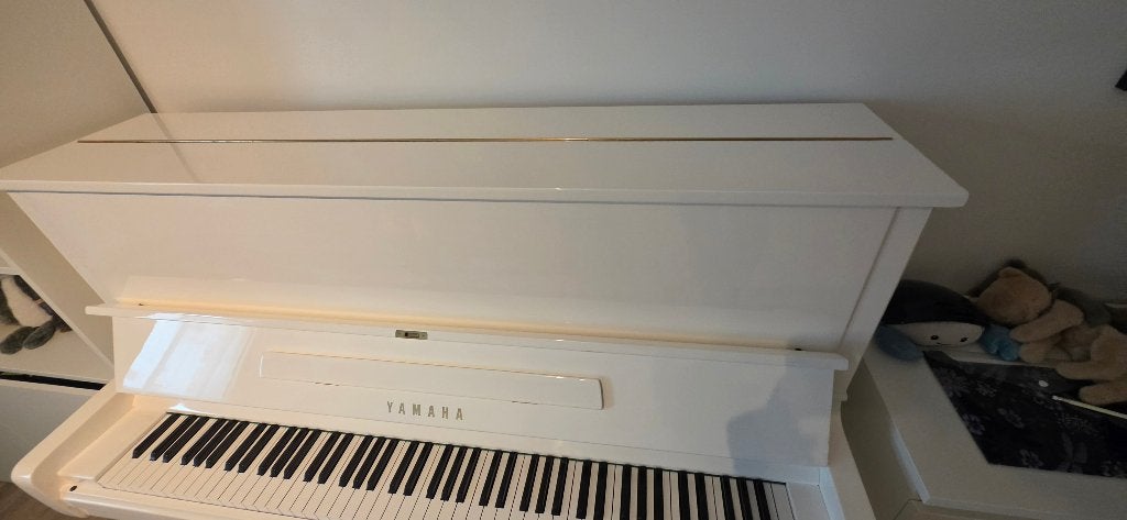 U1 YAMAHA BLANC, Musique & Instruments, Pianos, Enlèvement ou Envoi, Brillant, Utilisé, Piano
