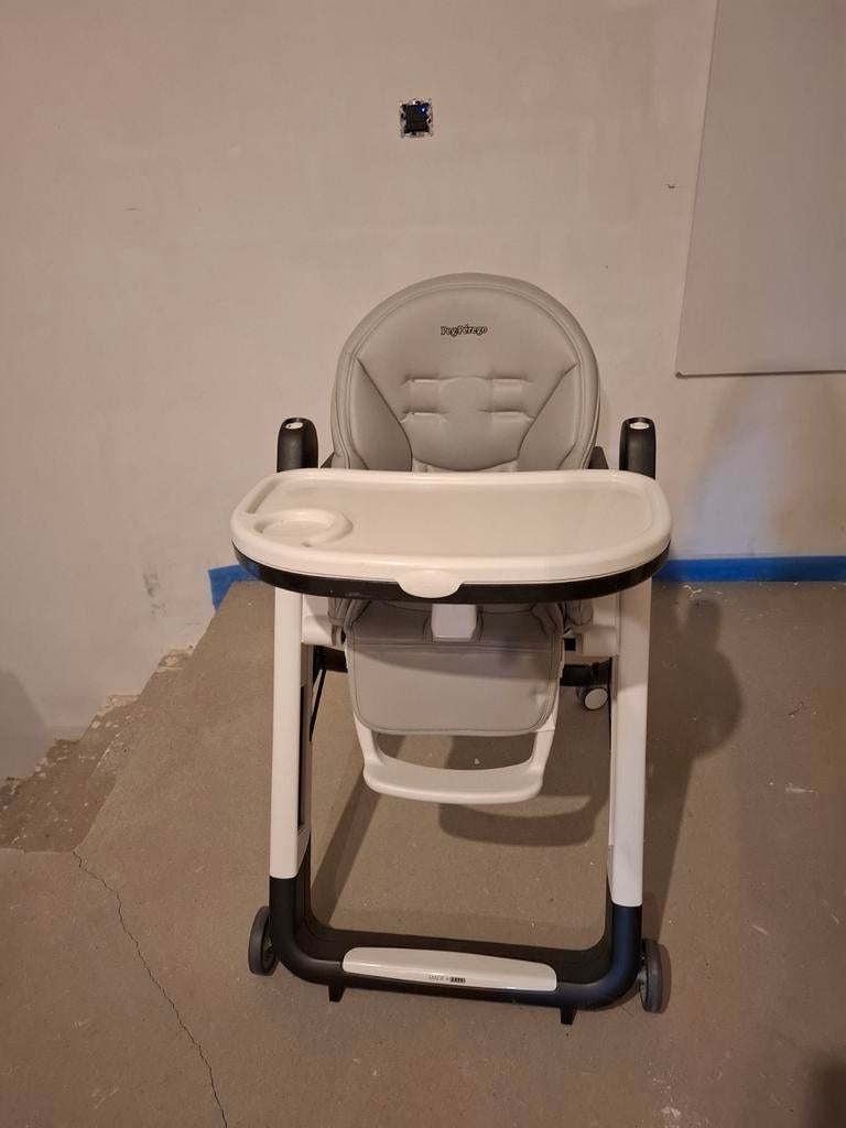Eetstoel Peg Perego Siësta follow me., Kinderen en Baby's, Kinderstoelen, Ophalen, Gebruikt, Gordel(s)