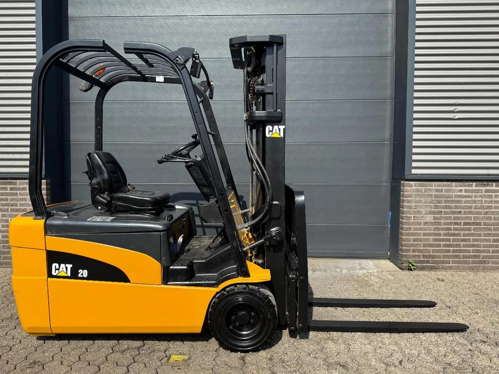 Caterpillar EP20NT 2 ton elektrische heftruck (bj 2006), Zakelijke goederen, Machines en Bouw | Heftrucks en Intern transport