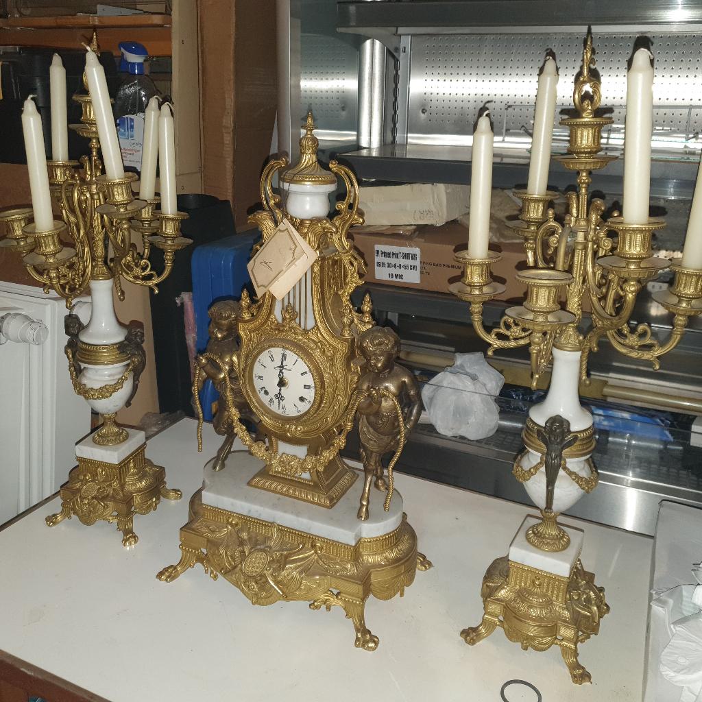 Antieke klok met kandelaars in brons, Antiek en Kunst, Ophalen
