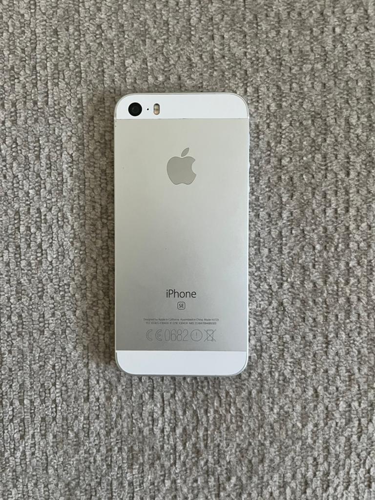 iPhone SE 32GB, Télécoms, Téléphonie mobile | Apple iPhone, Avec simlock (verrouillage SIM), 83 %, Enlèvement ou Envoi, Autres modèles