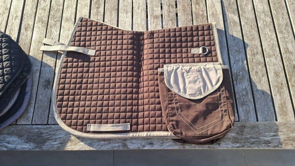Dressuurzadeldekje met zak - Maat Full - Nieuw, Animaux & Accessoires, Chevaux & Poneys | Couvertures & Couvre-reins, Enlèvement ou Envoi