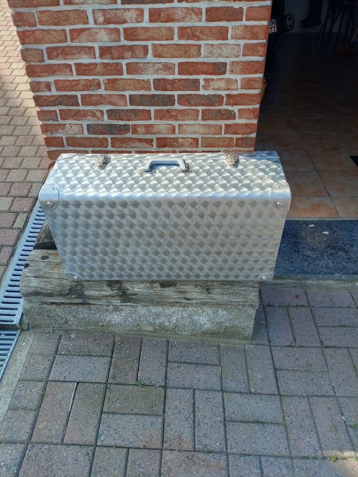 Aluminium koffer 75x40x26 cm, Ophalen