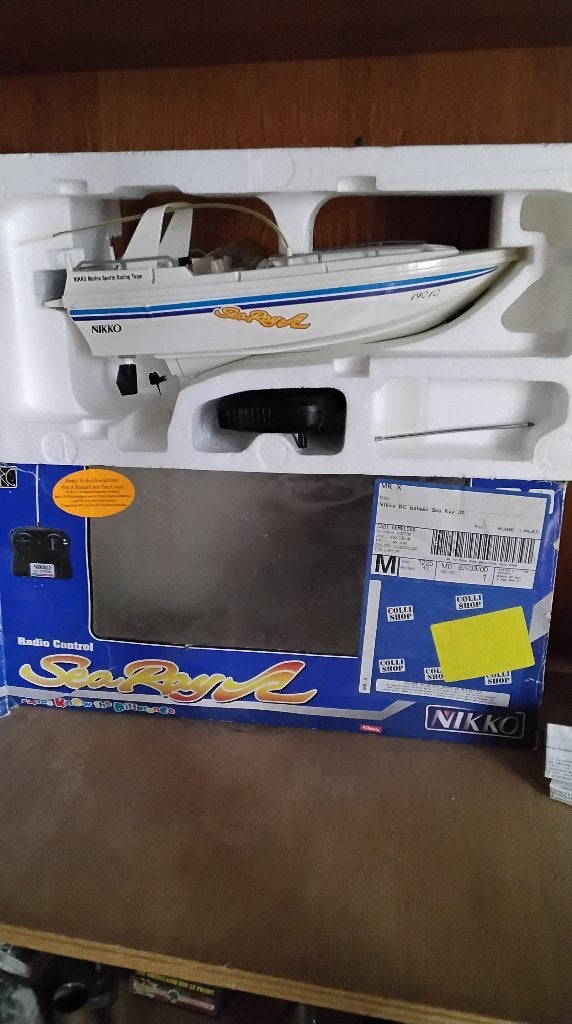 Ancien jouet voiture telecomande bateau nikko, Enlèvement ou Envoi, Utilisé