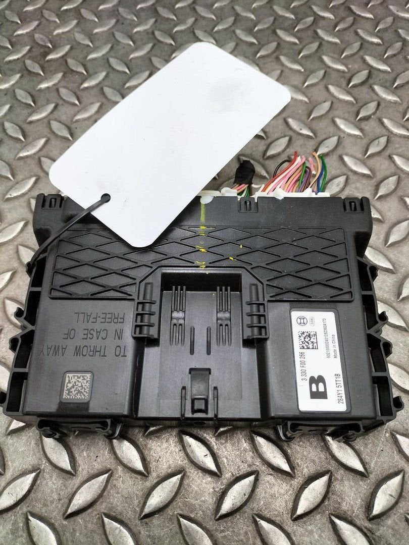 RENAULT SYMBIOZ 1.6 E-TECH 145 COMPUTER ECU 284Y15TT1B 2025, Ophalen of Verzenden, Gebruikt, ARN erkend
