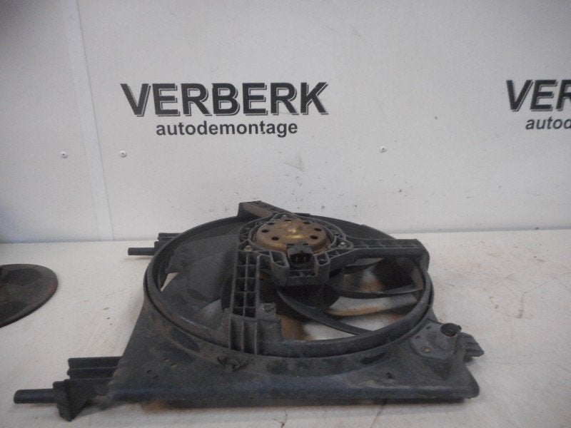 VENTILATEUR MOTEUR Ford Puma (01-1997/06-2002) (97FB8C607AA), Autos : Pièces & Accessoires, Henry-Ford-Straße  1
50735  Köln, DE