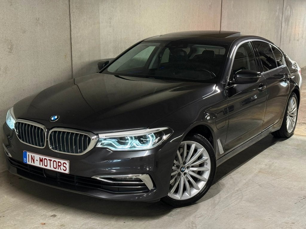 BMW 530e |OPENDAK |360 CAM |SFEER |KEY-LESS |HEAD-UP |FULL !, Auto's, BMW, Dealer onderhouden, Achterwielaandrijving, 4 cilinders