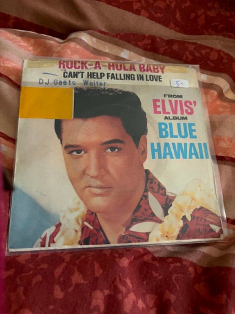 Elvis single, Rock a hula baby/ can't help falling in love,, Cd's en Dvd's, Vinyl Singles, Gebruikt, Ophalen of Verzenden, Beschermende buitenhoes