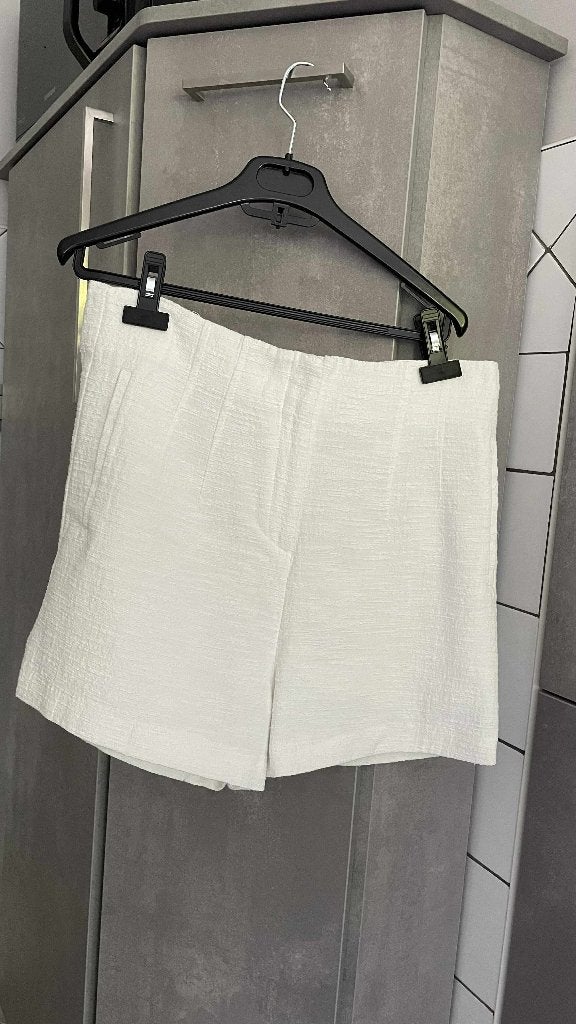 Witte korte broek van ZARA met hoge taille XL, Kleding | Dames, Zara, Ophalen of Verzenden, Zo goed als nieuw, Wit