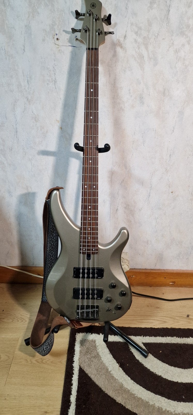yamaha trbx 304, Musique & Instruments, Instruments à corde | Guitares | Basses, Enlèvement, Comme neuf, Électrique