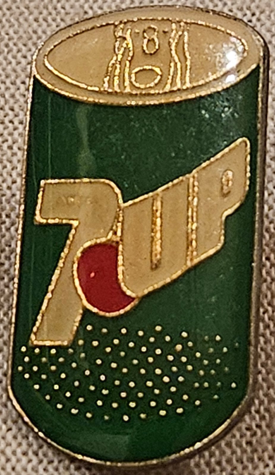 7UP pin vintage speldje
Dit is een vintage 7UP, Collections, Broches, Pins & Badges, Enlèvement ou Envoi