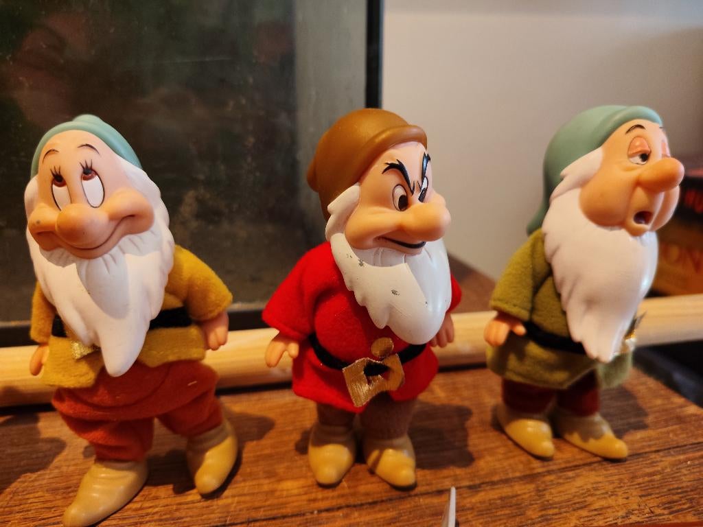 Zeven dwergen, Ophalen, Sneeuwwitje of Doornroosje, Gebruikt, Beeldje of Figuurtje